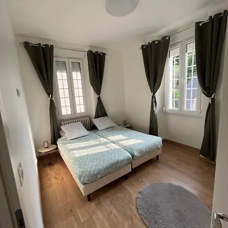 Les Gentianes Apartment *